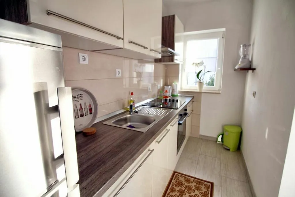 Apartment Karla Ρόβινι