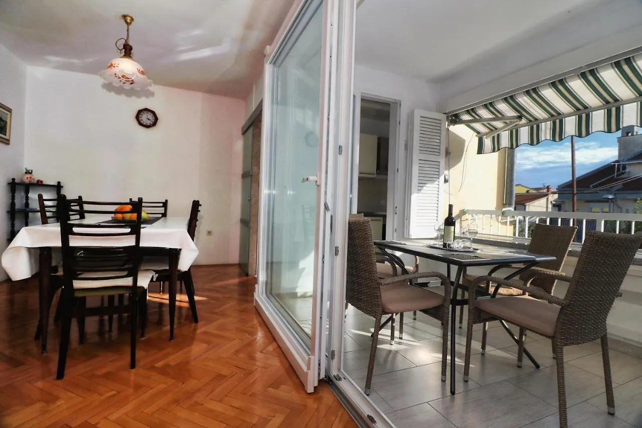 Apartment Karla Ρόβινι