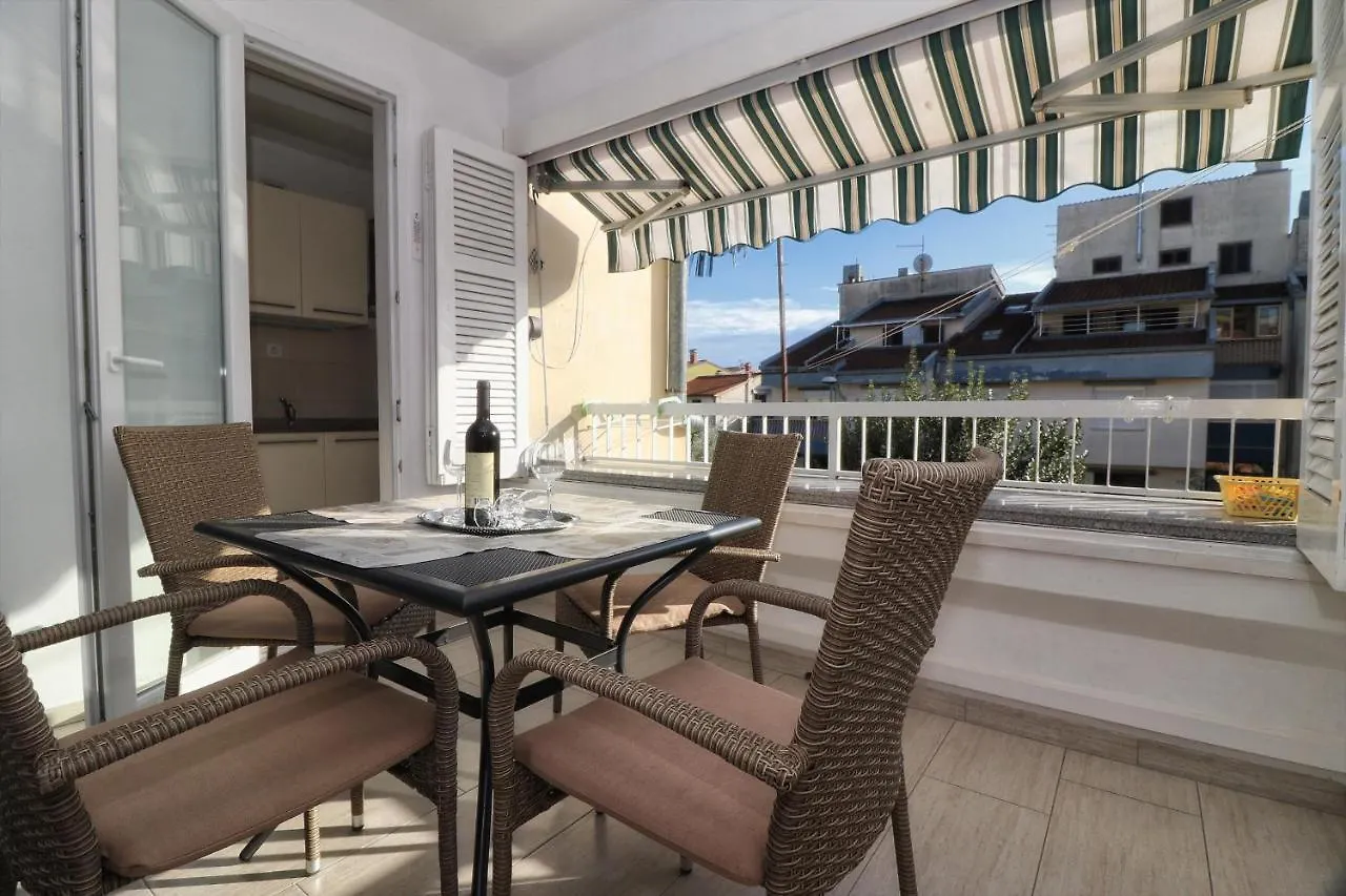 Apartment Karla Ρόβινι